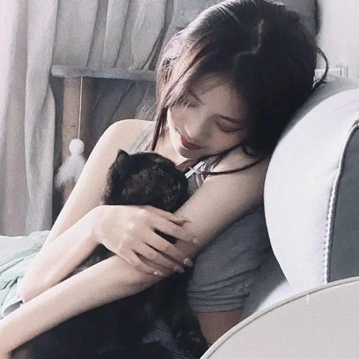 摇曳露营 海报